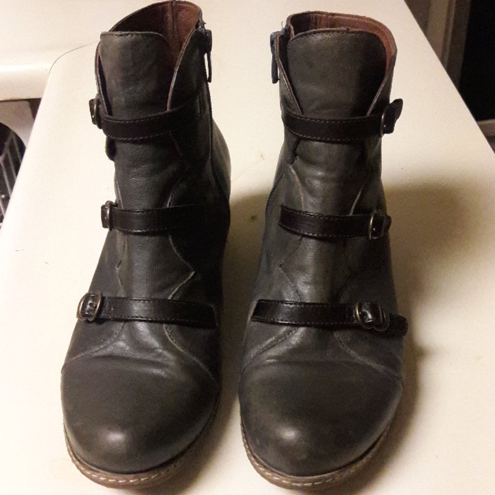Eric Michael Lena BOOTS Size 40